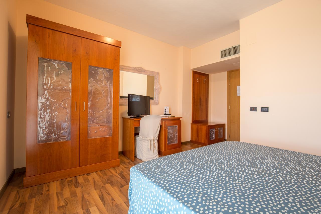 Budget Double Room,639382083:JPEG